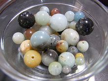 画像をギャラリービューアに読み込む, 【ワンコイン500円ぽっきり】【天然石アマゾナイトミックス(天然)】 ラウンド約4-10mm 約21g