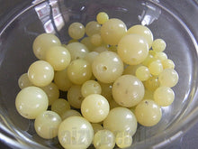 画像をギャラリービューアに読み込む, 【ワンコイン500円ぽっきり】【天然石オリーブジェイドミックス(天然)】 ラウンド約4-10mm 約34g