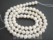 画像をギャラリービューアに読み込む, 【天然石ビーズ】【淡水パール(天然) ホワイト】 Cグレード ポテト型 約4-5mm (サイズ表示は厚さです) 1連(約34-38cm)