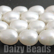 画像をギャラリービューアに読み込む, 【天然石ビーズ】【淡水パール(天然) ホワイト】 Cグレード ライス型 約4-5mm (サイズ表示は厚さです) 1連(約36-38cm)