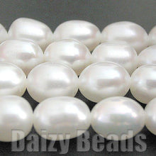 画像をギャラリービューアに読み込む, 【天然石ビーズ】【淡水パール(天然) ホワイト】 Cグレード ライス型 約5-6mm (サイズ表示は厚さです) 1連(約36-38cm)