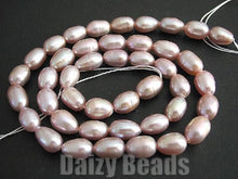 画像をギャラリービューアに読み込む, 【天然石ビーズ】【淡水パール(天然) モーブ】 Cグレード ライス型 約6-7mm (サイズ表示は厚さです) 1連(約34-36cm)