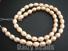 画像をギャラリービューアに読み込む, 【天然石ビーズ】【淡水パール(天然) ピーチ】 Cグレード ライス型 約6-7mm (サイズ表示は厚さです) 1連(約36-38cm)