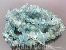 画像をギャラリービューアに読み込む, 【天然石 パワーストーン ビーズ】【カイヤナイト (天然)】 さざれ 約6-10x2-4mm 1連(約78-90cm)