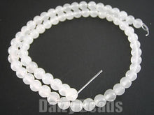画像をギャラリービューアに読み込む, 【天然石 パワーストーン ビーズ】【ホワイトジェード(天然)】 丸玉 約6mm 1連(約36-40cm)