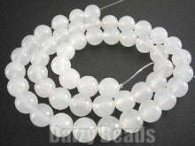 画像をギャラリービューアに読み込む, 【天然石 パワーストーン ビーズ】【ホワイトジェード(天然)】 丸玉 約8mm 1連(約36-40cm)
