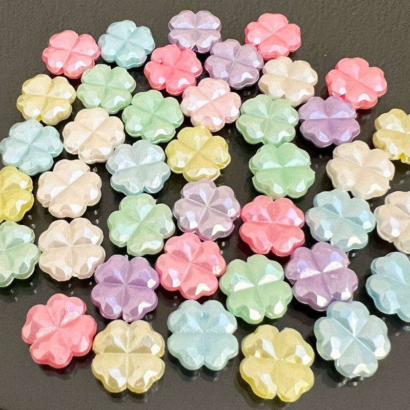 アクリルビーズ】 パール クローバー 約11x11x4mm 約11g 穴径約1.5mm