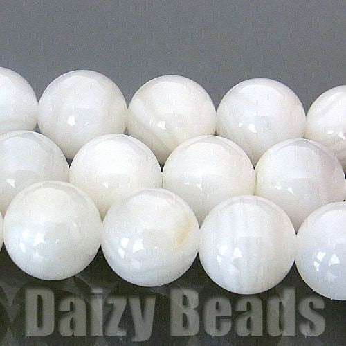 【天然石　パワーストーン　ビーズ】【マザーオブパール(天然/漂白)】　丸玉　６mm　１連（約38-40cm）