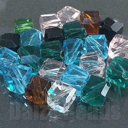 【はんぱガラスビーズ】　キューブミックス 約6x6mm （約8g）